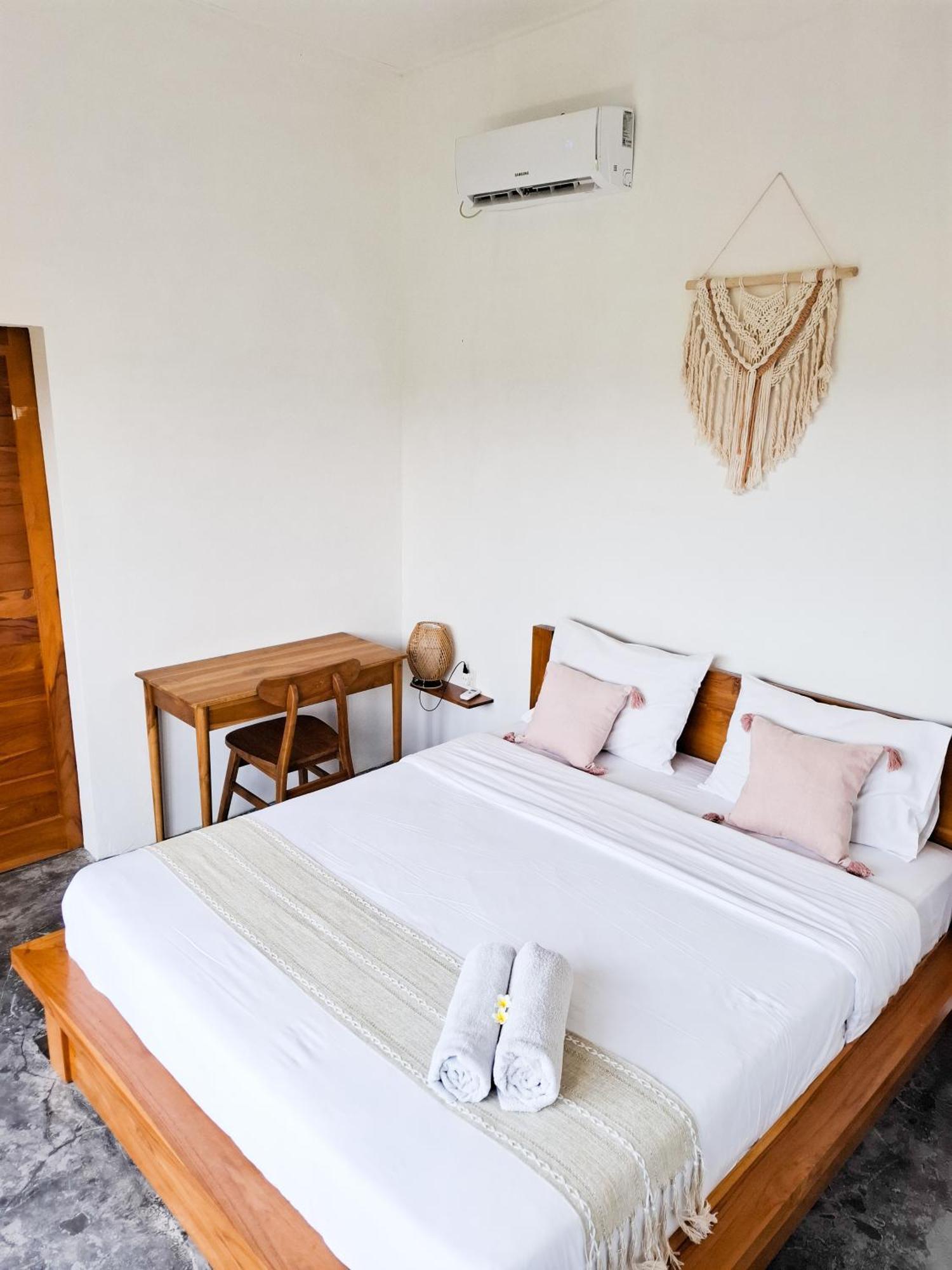 Turtle House Surf & Stay Airsatang 外观 照片